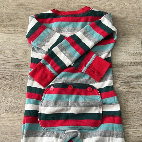 3 Pairs Toddler Pajamas- 2T - Picture 3 of 10
